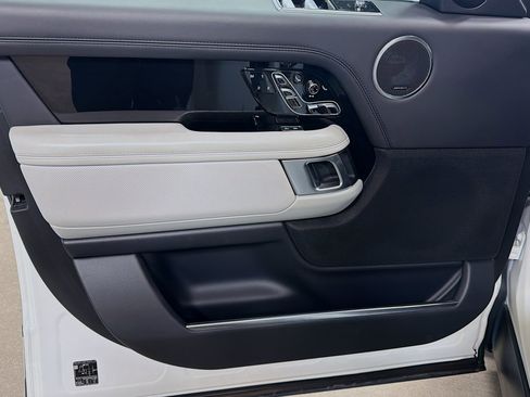 Used 2021 Land Rover Range Rover SV Autobiography Dynamic image 23