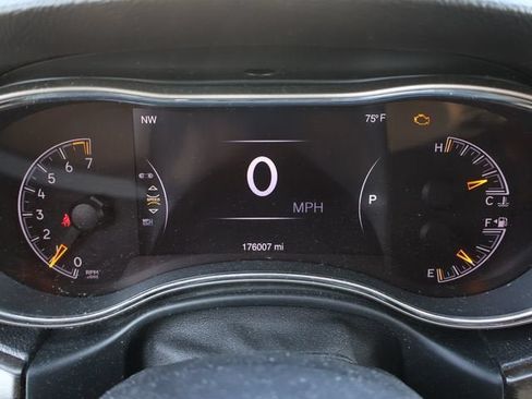Used 2014 Jeep Grand Cherokee Limited w/ Luxury Group II AWD/4WD image 34