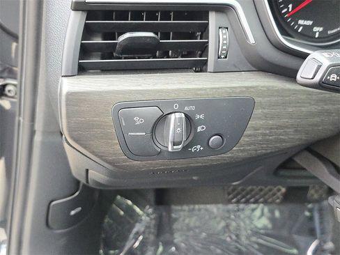 Used 2021 Audi A4 2.0T Premium w/ Convenience Package image 33