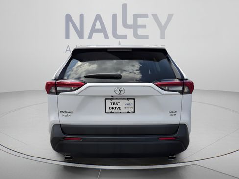 Used 2024 Toyota RAV4 XLE AWD/4WD image 4