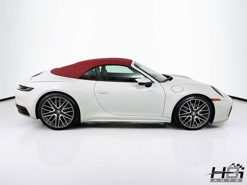 Used 2021 Porsche 911 Carrera 4 AWD/4WD image 5
