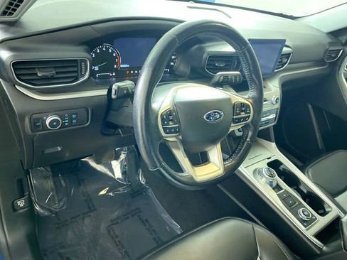 Used 2022 Ford Explorer XLT w/ Equipment Group 202A image 24
