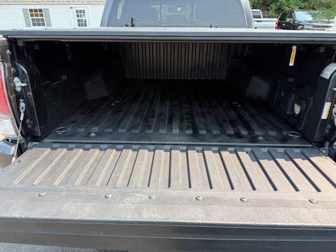 Used 2022 Toyota Tacoma TRD Sport AWD/4WD image 18
