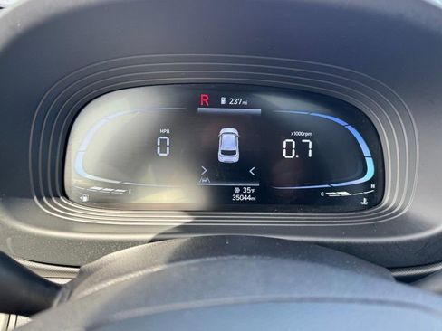 Certified 2024 Hyundai Venue SEL image 23