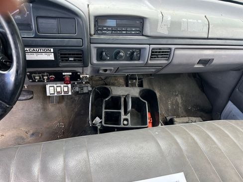 Used 1996 Ford F450 2WD Regular Cab Super Duty image 10
