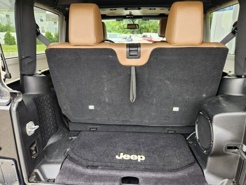 Used 2013 Jeep Wrangler Rubicon w/ Dual Top Group AWD/4WD image 33