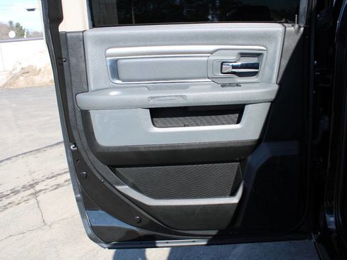 Used 2018 RAM 2500 Big Horn image 36