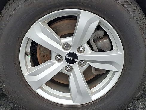 Certified 2025 Kia Sorento LX FWD image 8