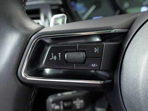 Used 2024 Porsche Macan image 47