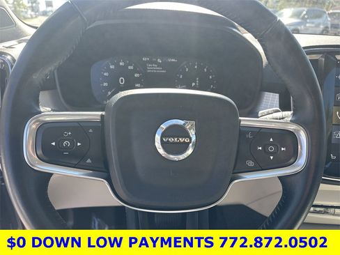 Used 2021 Volvo XC40 T5 Momentum w/ Protection Package Premier image 23