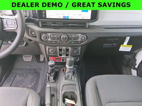 New 2025 Jeep Gladiator Sport AWD/4WD image 12