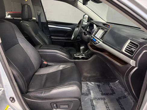 Used 2017 Toyota Highlander XLE FWD image 20
