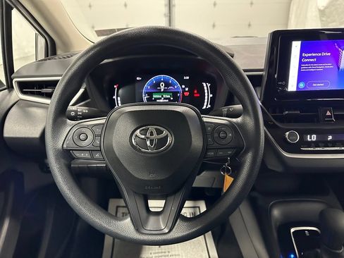 Used 2026 Toyota Corolla LE FWD image 17