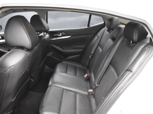 Used 2020 Nissan Maxima 3.5 SV w/ Floor Mat Group FWD image 13