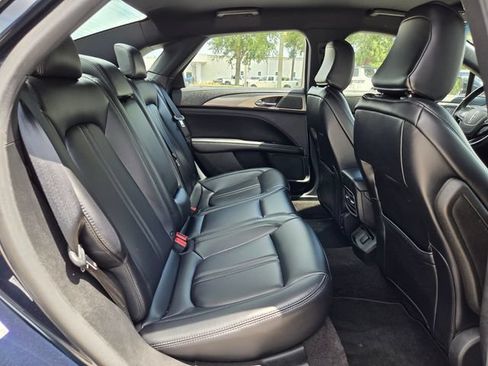 Used 2020 Lincoln MKZ FWD image 17
