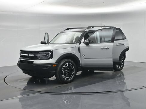 Used 2023 Ford Bronco Sport Outer Banks w/ Tech Package AWD/4WD image 34