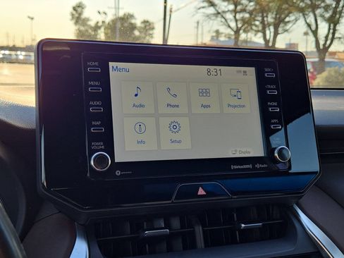 Used 2022 Toyota Venza XLE AWD/4WD image 19