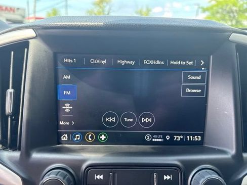 Used 2024 GMC Terrain SLT AWD/4WD image 17