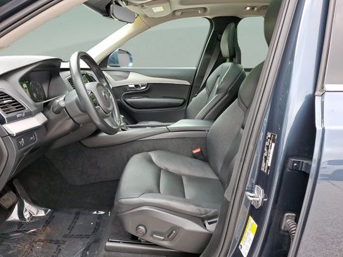 Used 2022 Volvo XC90 T5 Momentum w/ Climate Package AWD/4WD image 11