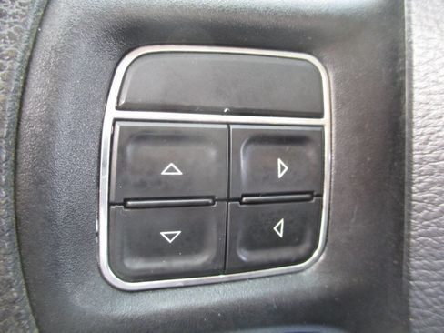 Used 2015 RAM 2500 Tradesman w/ Chrome Appearance Group image 28