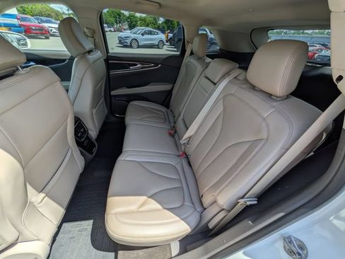 Used 2023 Lincoln Nautilus Reserve AWD/4WD image 18