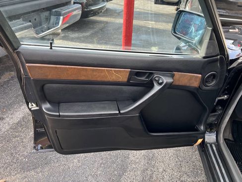 Used 1989 BMW 735i image 9