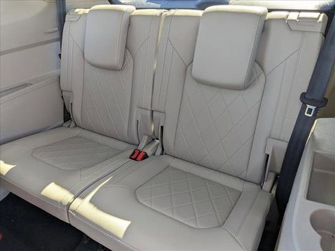 Used 2025 Volkswagen Atlas SEL Premium R-Line image 19