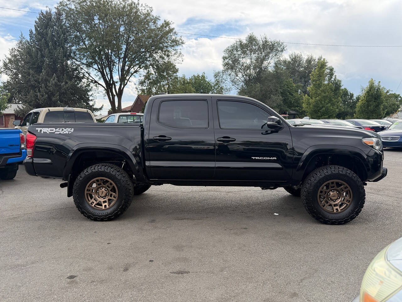 Used 2017 Toyota Tacoma TRD Sport w/ Tow Package AWD/4WD image 86