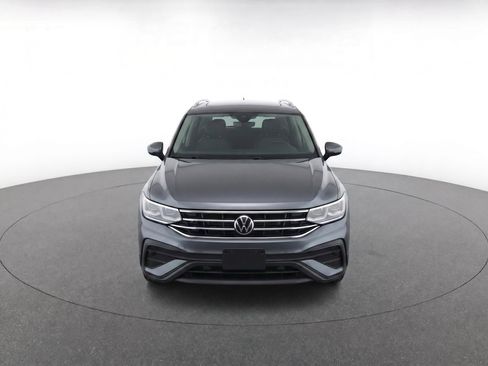 Used 2022 Volkswagen Tiguan SE AWD/4WD image 2