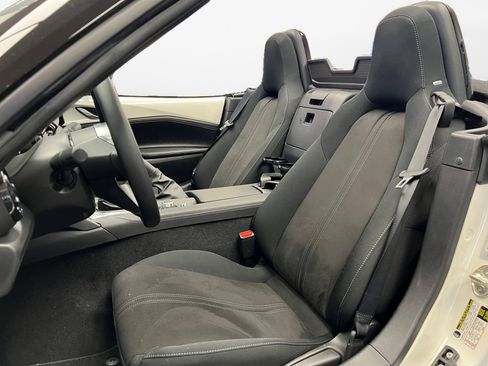 New 2025 MAZDA MX-5 Miata Club image 12