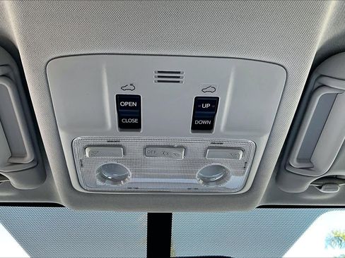 Used 2015 Toyota RAV4 XLE FWD image 33