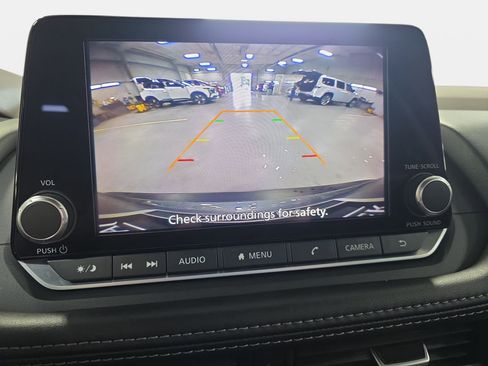 Used 2023 Nissan Rogue SV FWD image 22