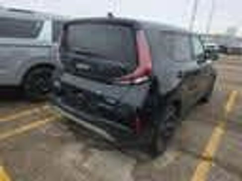 Used 2023 Kia Soul EX image 4