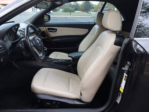 Used 2013 BMW 128i Convertible RWD image 18