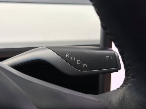 Used 2024 Tesla Model Y Long Range AWD/4WD image 24