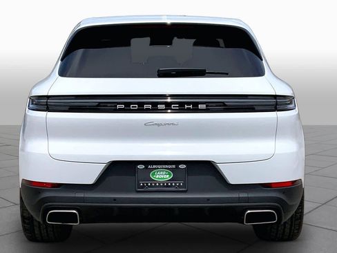 Used 2025 Porsche Cayenne image 5