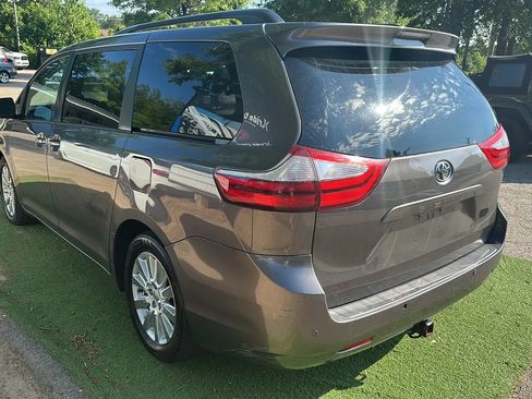 Used 2015 Toyota Sienna XLE w/ XLE Navigation Package AWD/4WD image 5