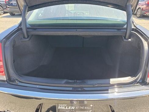 Used 2018 Chrysler 300 Touring L AWD/4WD image 5