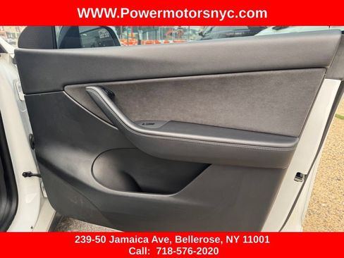 Used 2021 Tesla Model Y Long Range AWD/4WD image 29