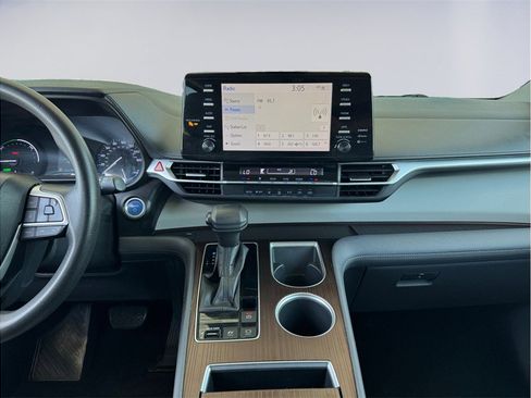 Used 2021 Toyota Sienna LE image 10