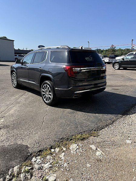 Used 2022 GMC Acadia Denali w/ Denali Technology Package FWD image 5