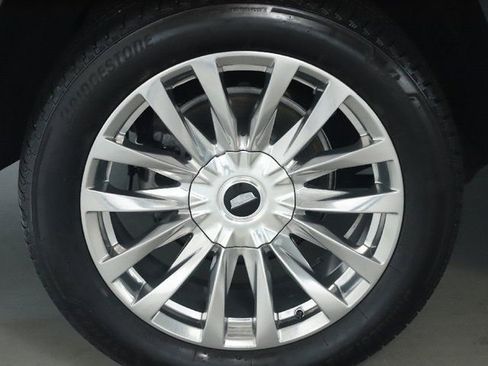 Used 2022 Cadillac Escalade Premium Luxury image 14