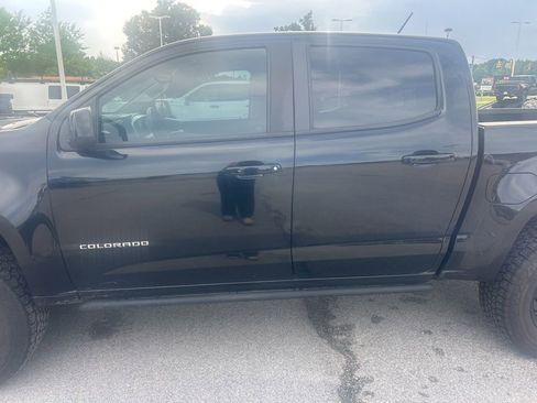 Used 2022 Chevrolet Colorado LT AWD/4WD image 5