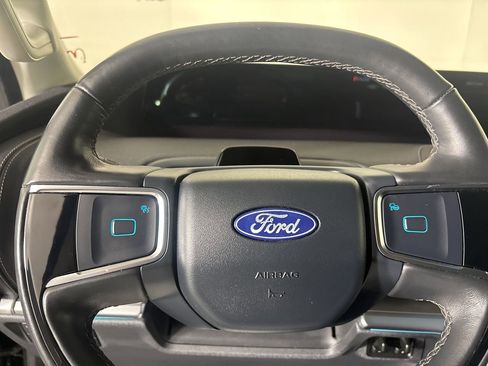 Used 2025 Ford Expedition Max Platinum AWD/4WD image 13