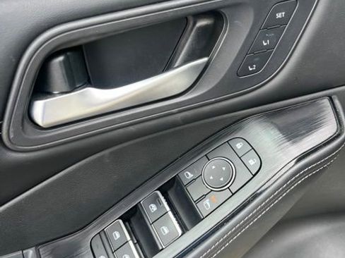 Used 2023 Nissan Rogue SL w/ SL Premium Package FWD image 11