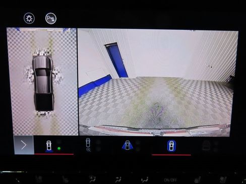 Used 2023 GMC Canyon Denali image 16