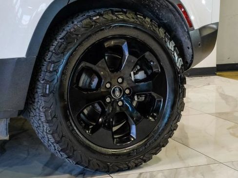 Used 2021 Land Rover Defender 110 SE AWD/4WD image 86