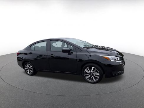 Used 2025 Nissan Versa SV FWD image 2