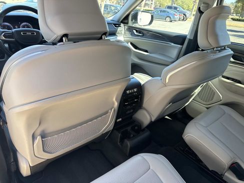 Used 2023 Jeep Grand Cherokee L Overland w/ Advanced Protech Group III image 13