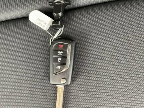 Used 2024 Toyota Corolla LE FWD image 31